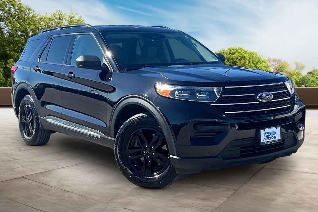 Used 2023 Ford Explorer XLT AWD/4WD image 10