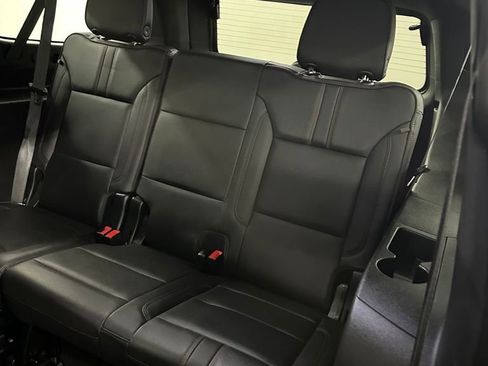 Used 2021 Chevrolet Suburban RST w/ Luxury Package AWD/4WD image 31