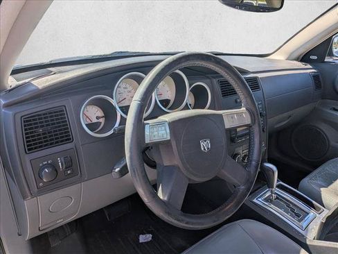 Used 2005 Dodge Magnum R/T w/ Convenience Group II RWD image 9
