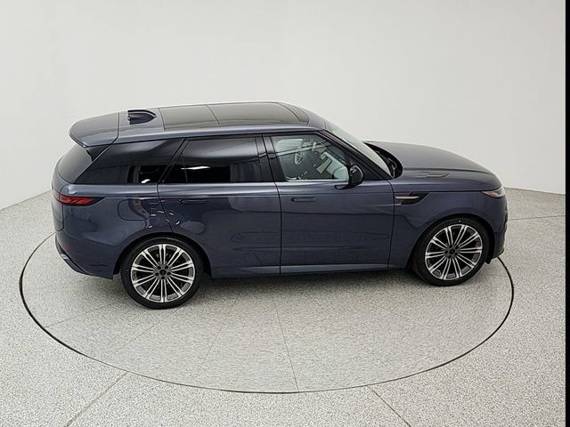 New 2026 Land Rover Range Rover Sport Dynamic SE AWD/4WD image 16