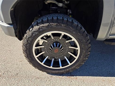 Used 2024 GMC Sierra 1500 AT4 w/ Technology Package image 14