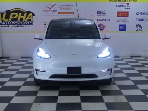 Used 2023 Tesla Model Y AWD image 2