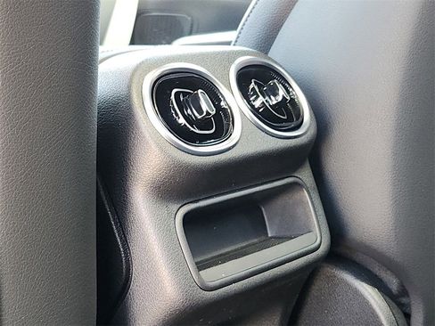 New 2025 Mercedes-Benz GLC 300 4MATIC image 12