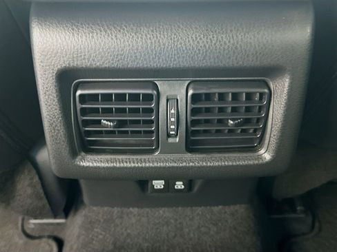 Used 2025 Toyota Camry SE image 25