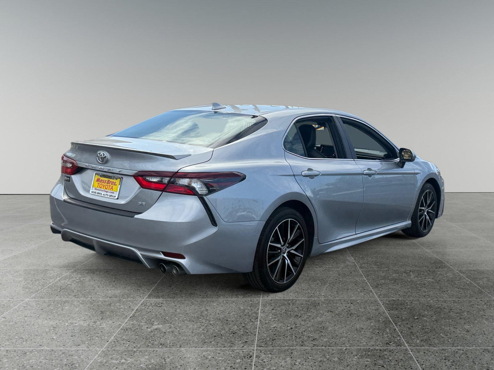 Used 2024 Toyota Camry SE FWD image 5