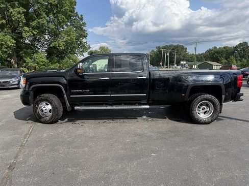 Used 2019 GMC Sierra 3500 Denali w/ Duramax Plus Package AWD/4WD image 34