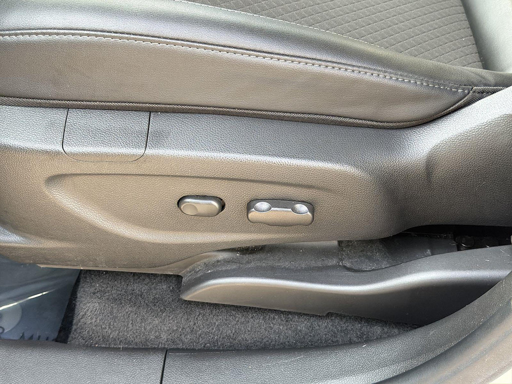Used 2021 Buick Encore Preferred FWD image 30