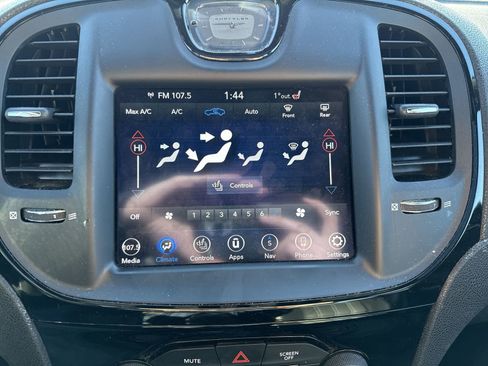 Used 2021 Chrysler 300 S image 19