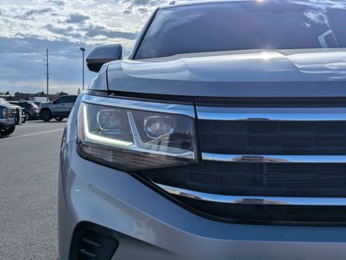 Used 2023 Volkswagen Atlas Cross Sport SE AWD/4WD image 40