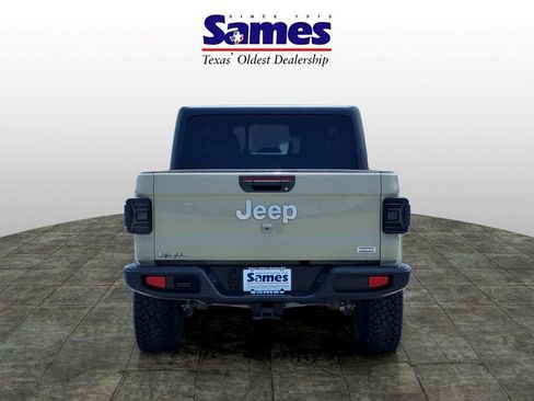 Used 2020 Jeep Gladiator Overland w/ Popular Equipment Package AWD/4WD image 6