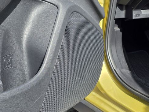 Certified 2023 Subaru Crosstrek 2.0i image 16