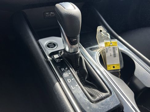 Used 2024 Nissan Altima 2.5 SV FWD image 26
