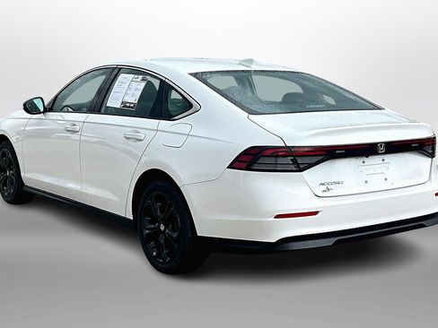 Used 2023 Honda Accord EX image 9