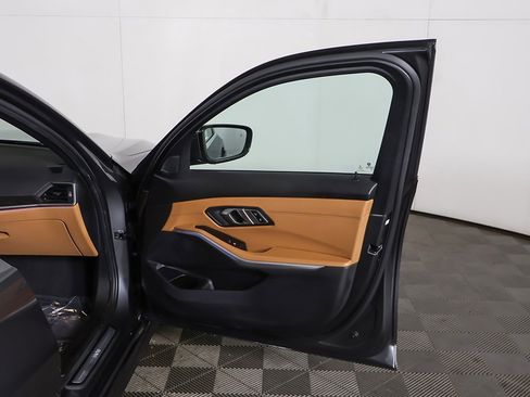 Used 2021 BMW 330i xDrive Sedan w/ Premium Package image 20