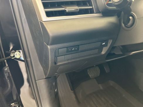 New 2025 Mitsubishi Outlander SE image 37