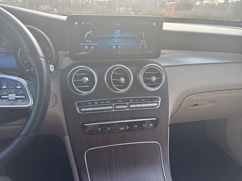 Used 2022 Mercedes-Benz GLC 300 image 9