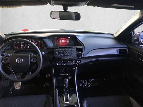 Used 2017 Honda Accord Sport image 9