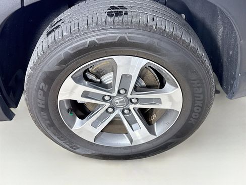 Certified 2025 Honda Pilot EX-L image 37
