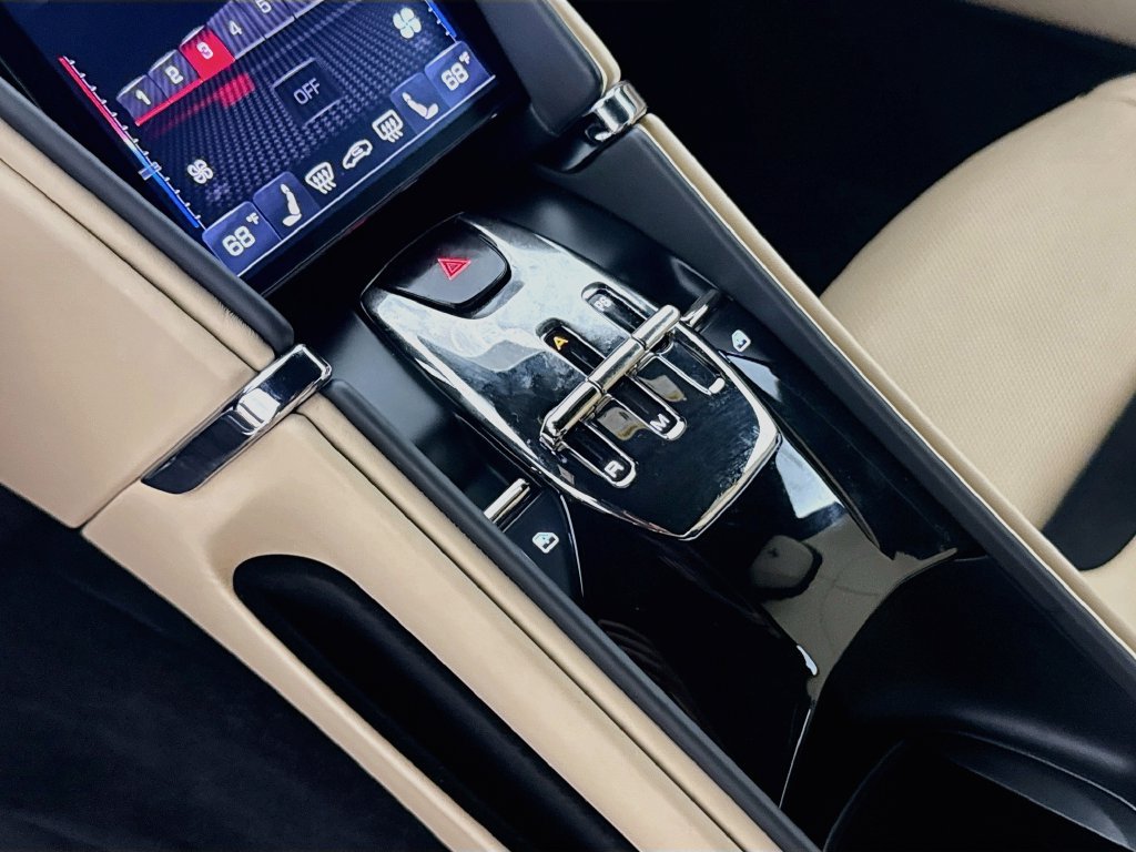 Used 2023 Ferrari Roma RWD image 17