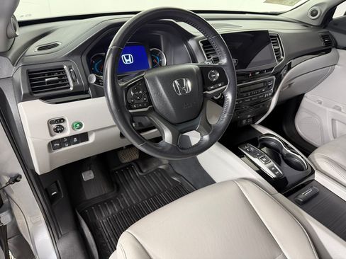 Used 2021 Honda Pilot Touring image 4
