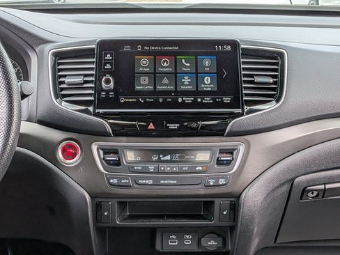 Used 2025 Honda Ridgeline TrailSport image 3