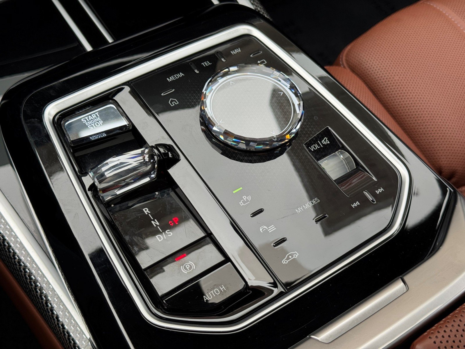 Used 2023 BMW 740i w/ Executive Package RWD image 39