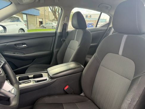 Used 2024 Nissan Sentra SV FWD image 14