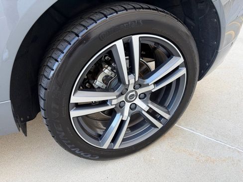 Used 2019 Volvo XC60 T5 Momentum w/ Premium Package AWD/4WD image 9