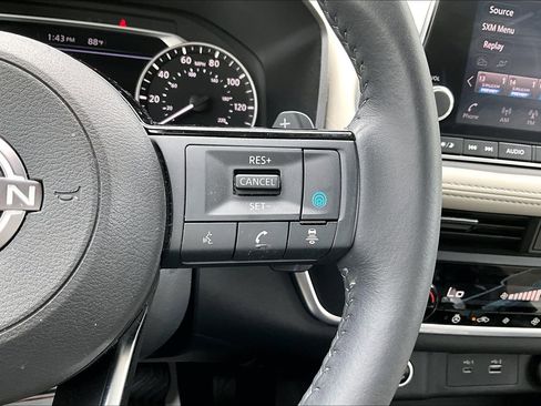 Used 2023 Nissan Rogue SV w/ SV Premium B Package FWD image 12
