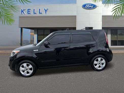 Used 2018 Kia Soul FWD image 2