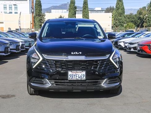 Used 2023 Kia Sportage EX image 3