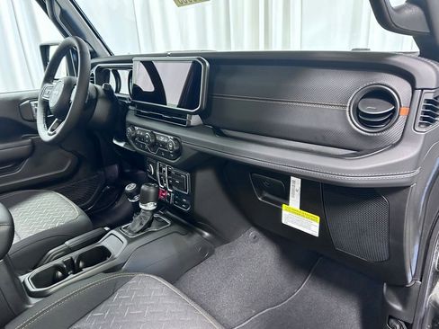 New 2026 Jeep Gladiator Mojave image 21