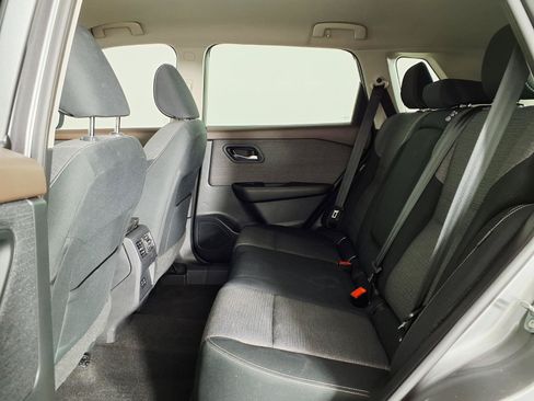 Used 2021 Nissan Rogue SV FWD image 13