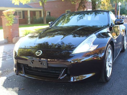 Used 2010 Nissan 370Z Coupe image 26