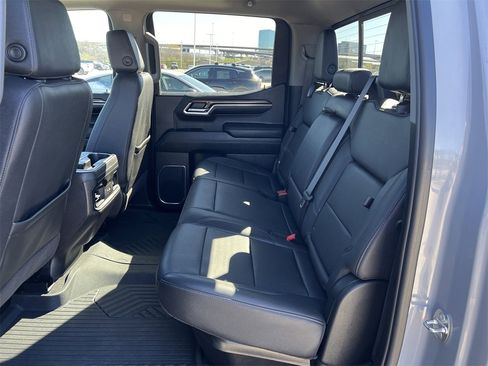 Used 2024 Chevrolet Silverado 1500 LT Trail Boss w/ Convenience Package II image 17