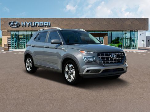 Used 2025 Hyundai Venue SEL FWD image 11