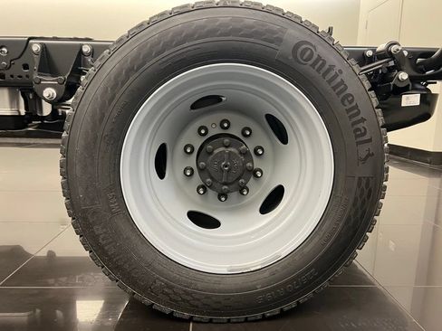 New 2026 Ford F550 4x4 Regular Cab Super Duty image 7
