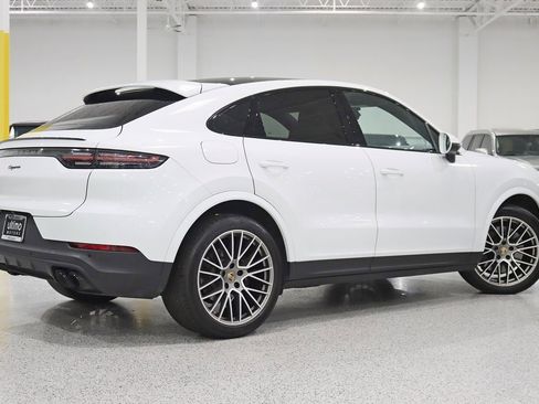 Used 2023 Porsche Cayenne Platinum Edition image 9