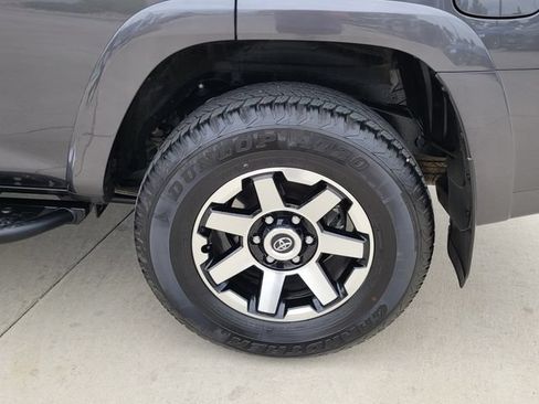 Used 2022 Toyota 4Runner TRD Off-Road Premium AWD/4WD image 17