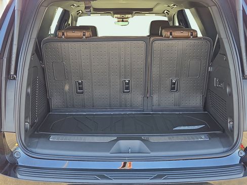 New 2026 Chevrolet Tahoe High Country w/ Sun And Tow Package AWD/4WD image 9