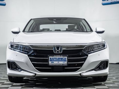 Used 2022 Honda Accord Touring image 2