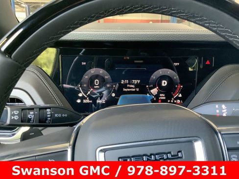 New 2025 GMC Yukon Denali w/ Denali Reserve Package image 12