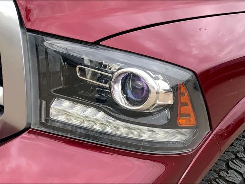 Used 2018 RAM 1500 Limited image 27