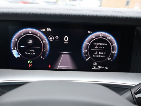 Certified 2025 Volkswagen Tiguan SE R-Line image 19