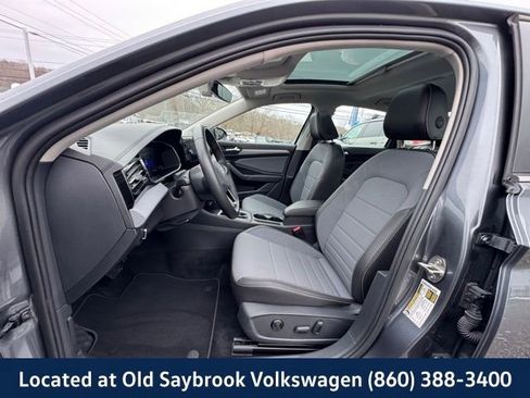 Certified 2025 Volkswagen Jetta SE image 27