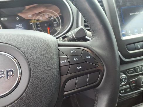 Used 2019 Jeep Cherokee Trailhawk w/ Comfort/Convenience Group image 15