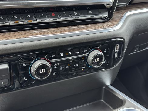 Certified 2025 Chevrolet Silverado 1500 RST AWD/4WD image 30