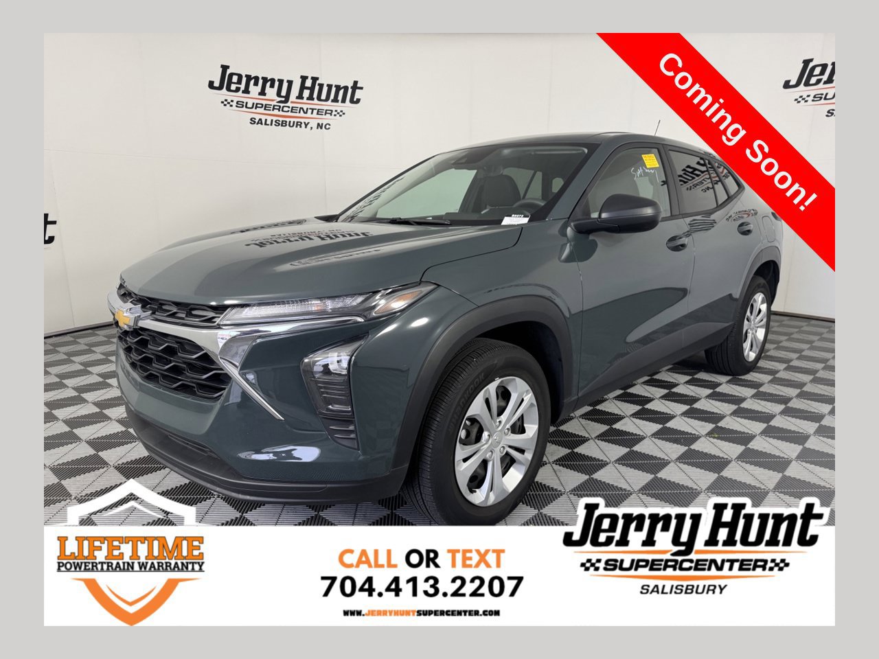 Used 2025 Chevrolet Trax LS FWD image 1