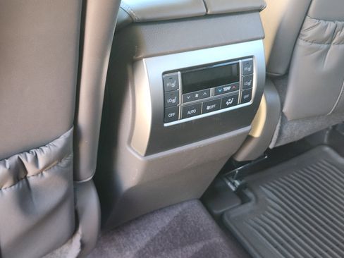 Used 2018 Lexus GX 460 image 37