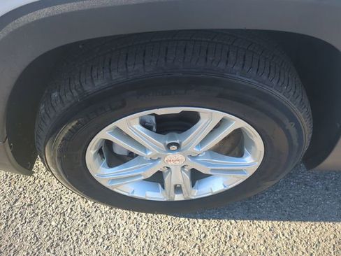 Used 2022 GMC Terrain SLE w/ Driver Convenience Package image 10